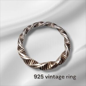 Sterling Silver Twist Band Ring. Approx. Size US 9 925 Helix Look Vintage